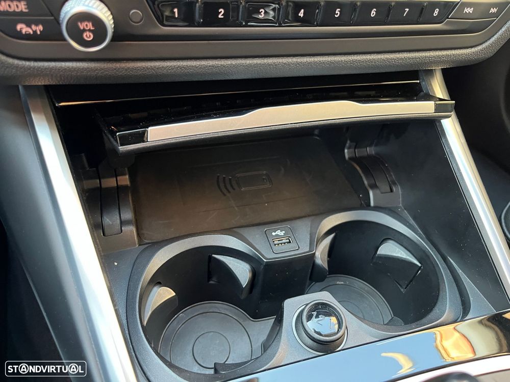 BMW 320 d xDrive Aut. Sport Line - 23