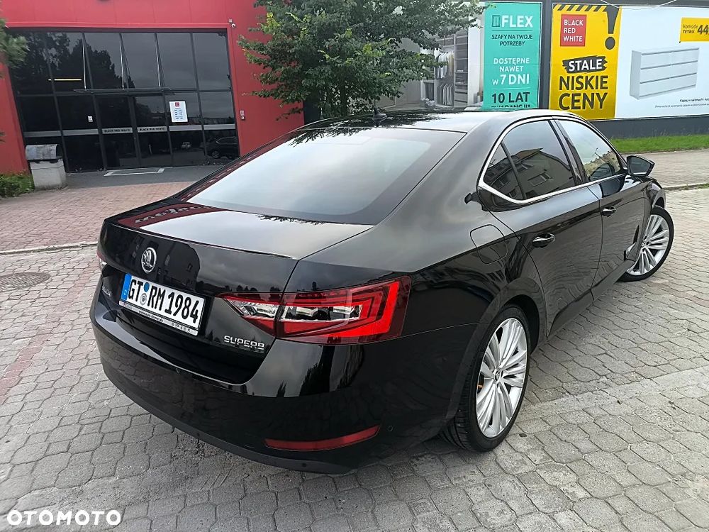 Skoda Superb 2.0 TDI DSG Premium Edition - 20