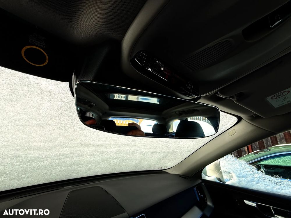 Volvo XC 60 T8 Twin Engine AWD Geartronic Momentum - 18