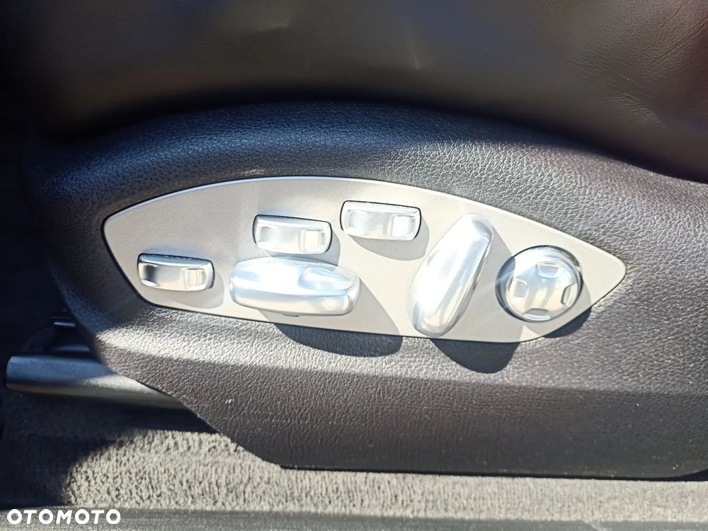 Porsche Macan - 28