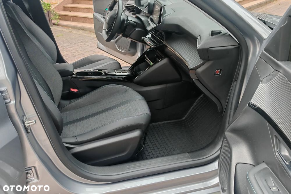 Peugeot 208 PureTech 100 EAT8 Allure - 10