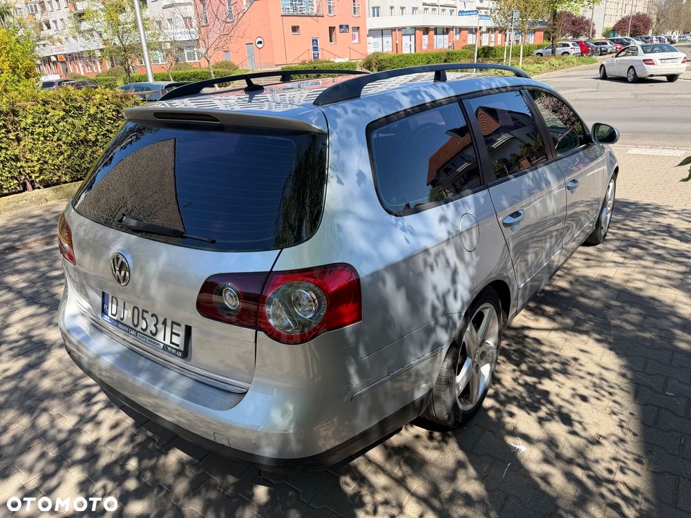 Volkswagen Passat 1.6 Comfortline Family - 3