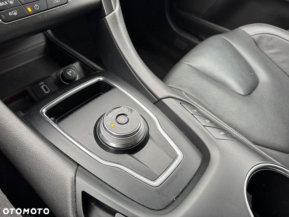 Ford Mondeo ver-2-0-ecoblue-titanium - 32