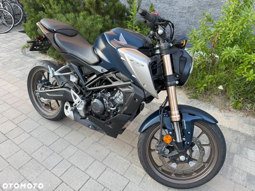Honda CB - 1