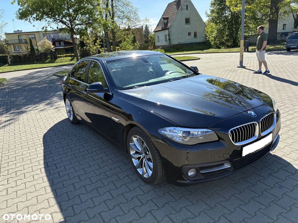 BMW Seria 5 528i Luxury Line - 3