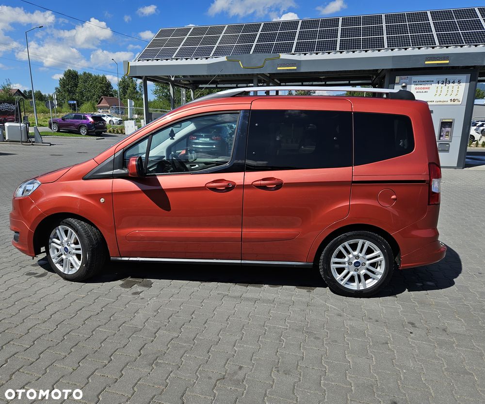Ford Tourneo Courier 1.0 EcoBoost S&S Titanium - 16