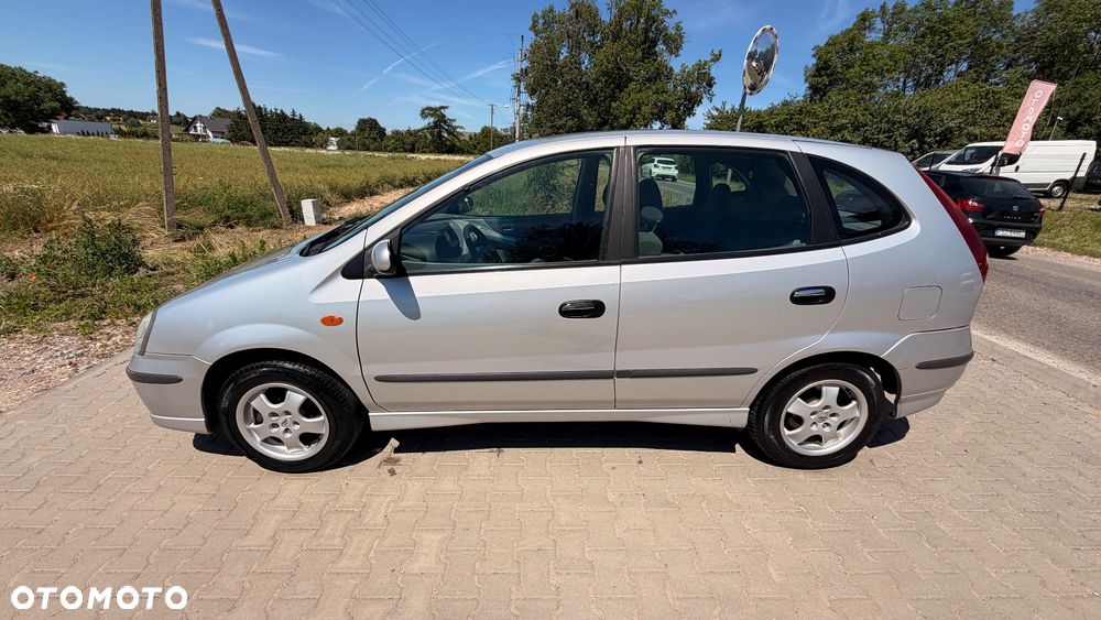 Nissan Almera Tino - 29