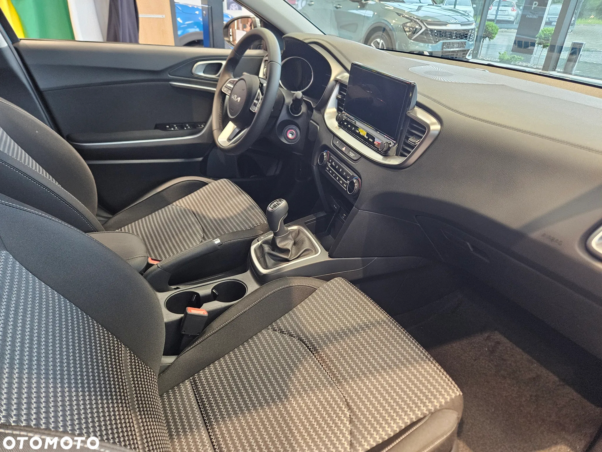 Kia Ceed 1.5 T-GDI M - 6