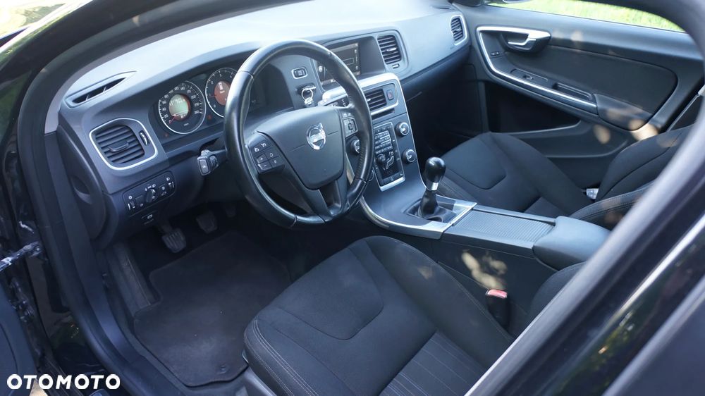 Volvo V60 D2 Edition - 11