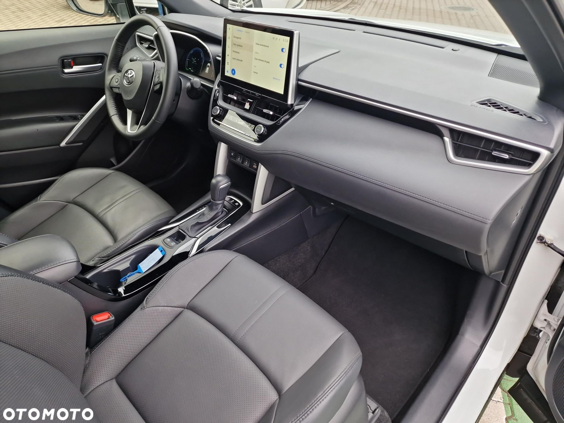 Toyota Corolla Cross - 12