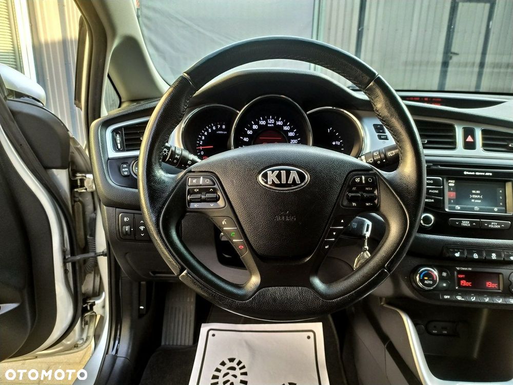 Kia Ceed 1.6 GDI ISG Dream-Team Edition - 16