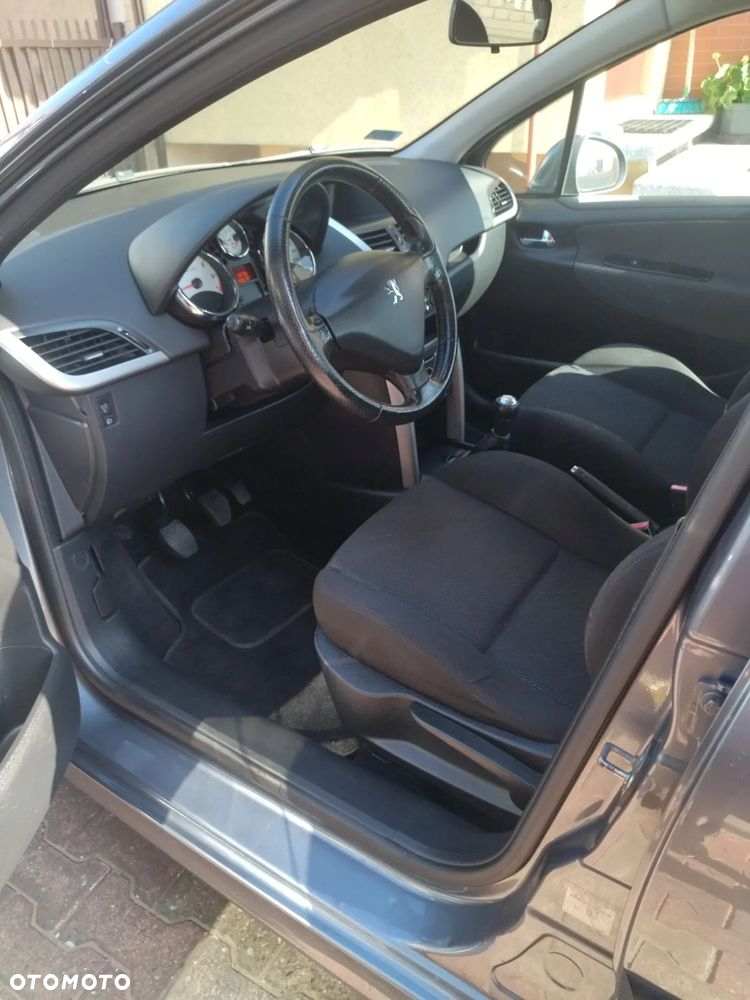 Peugeot 207 1.4 16V Presence - 10