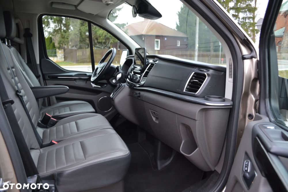 Ford Tourneo Custom 2.0 TDCi L1 Titanium SelectShift - 28
