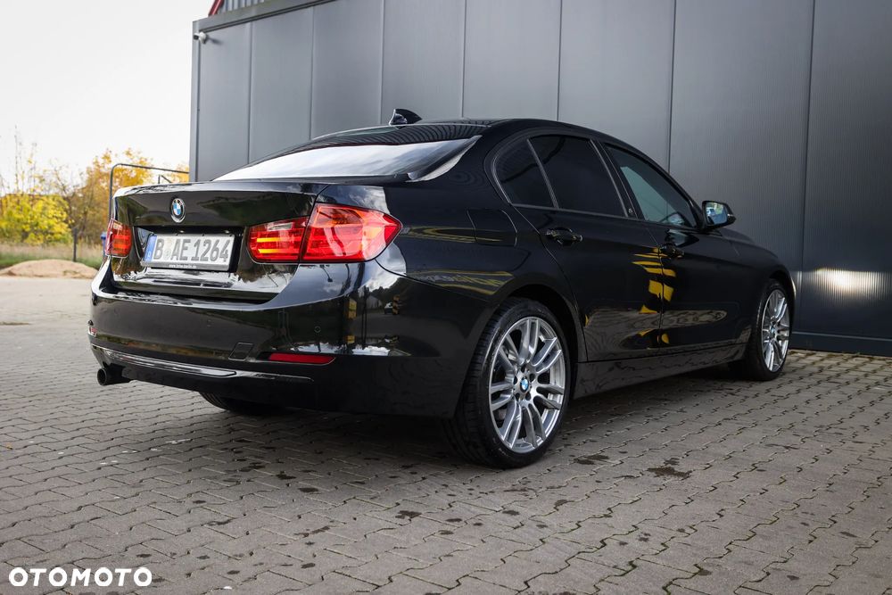 BMW Seria 3 320d Blue Performance Sport Line - 12