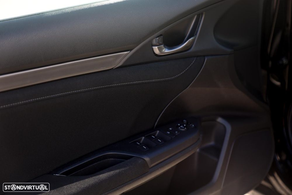 Honda Civic 1.6 i-DTEC Executive Navi - 10