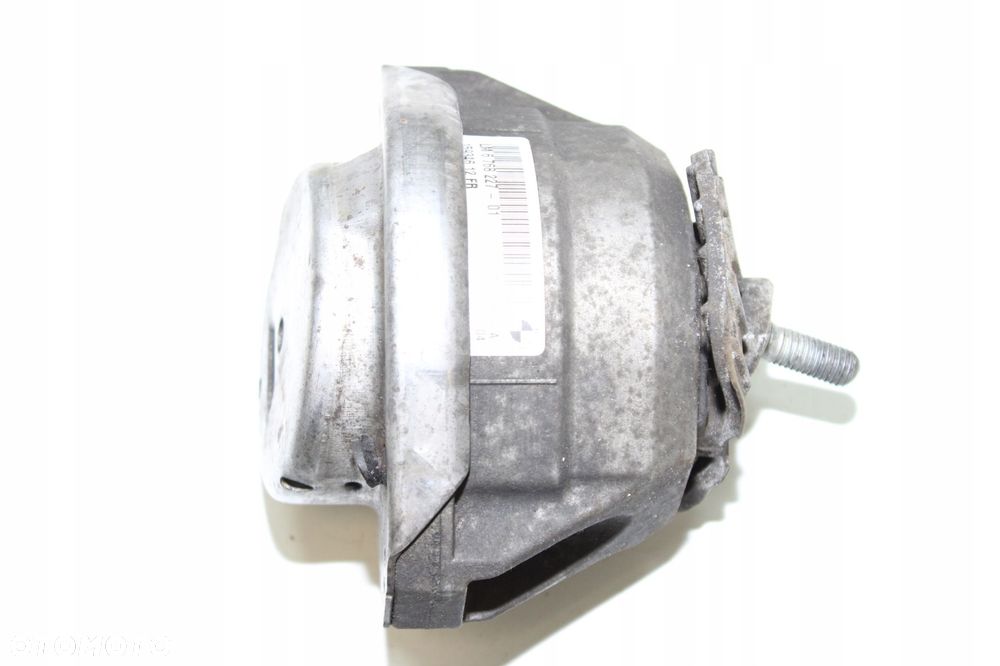 6768227 BMW E64 645I N62 PODUSZKA SILNIKA - 2