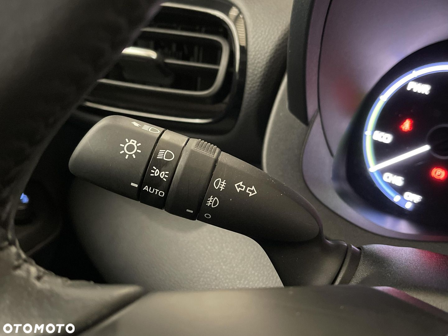 Toyota Yaris Cross - 16
