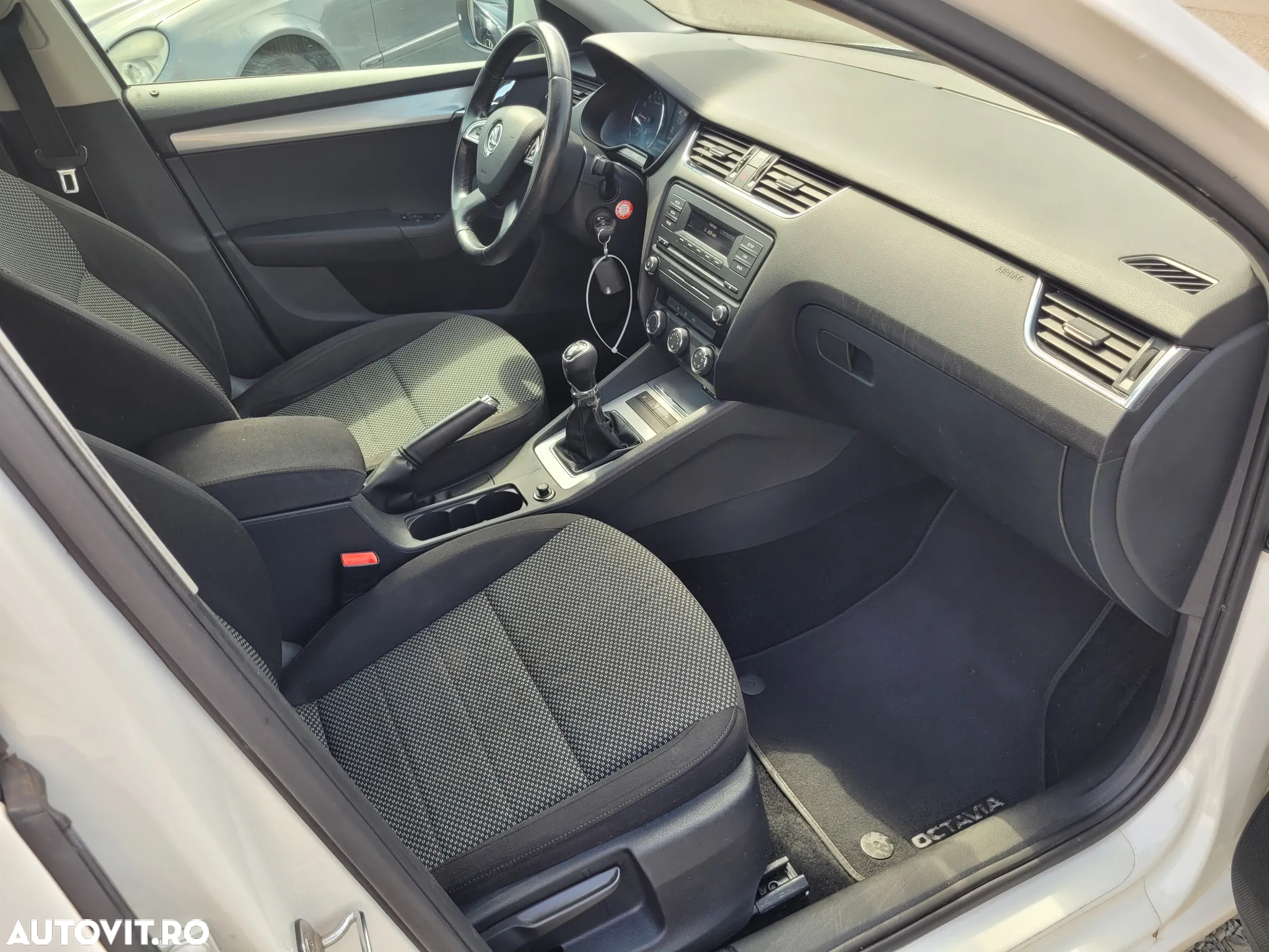Skoda Octavia 1.6 TDI AMBITION - 12