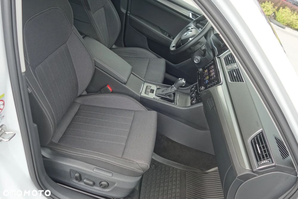 Skoda Superb 2.0 TDI SCR 4x4 Style DSG - 9