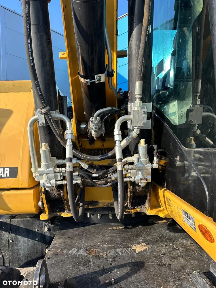 Caterpillar 313D - 12