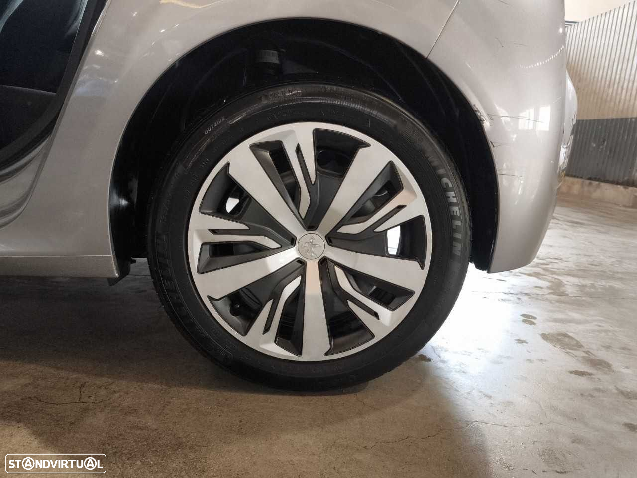 Peugeot 208 1.2 PureTech Active Pack - 25