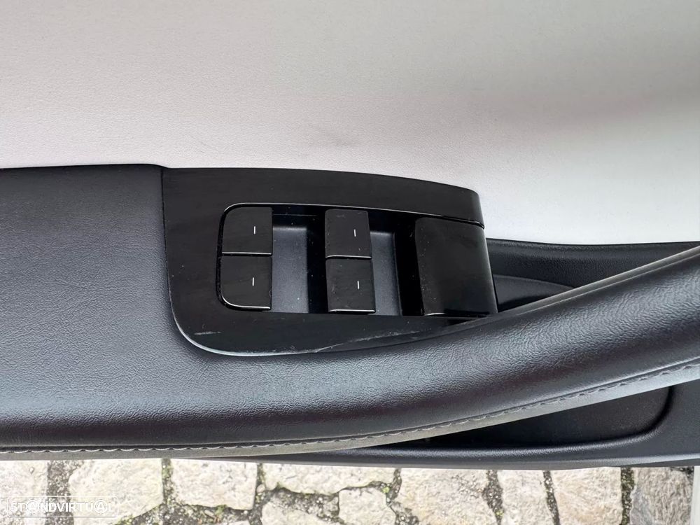 Tesla Model 3 Tração Traseira - 31