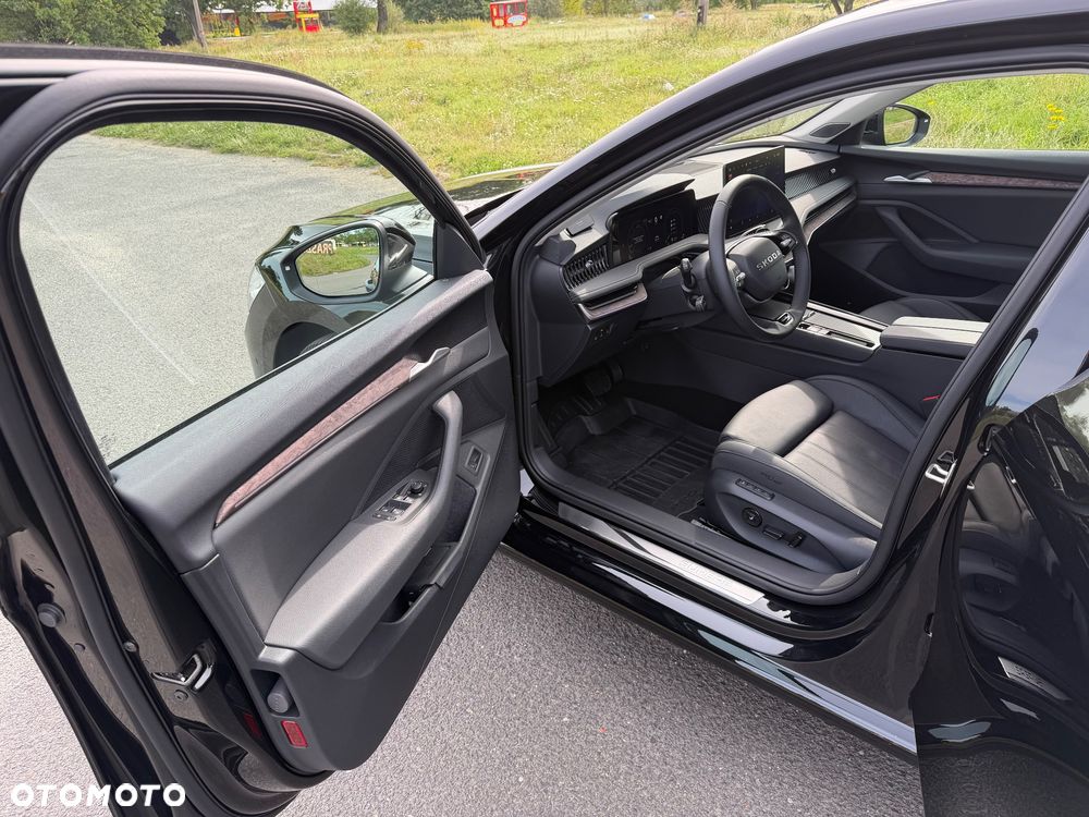Skoda Superb 2.0 TDI SCR 4x4 L&K DSG - 14