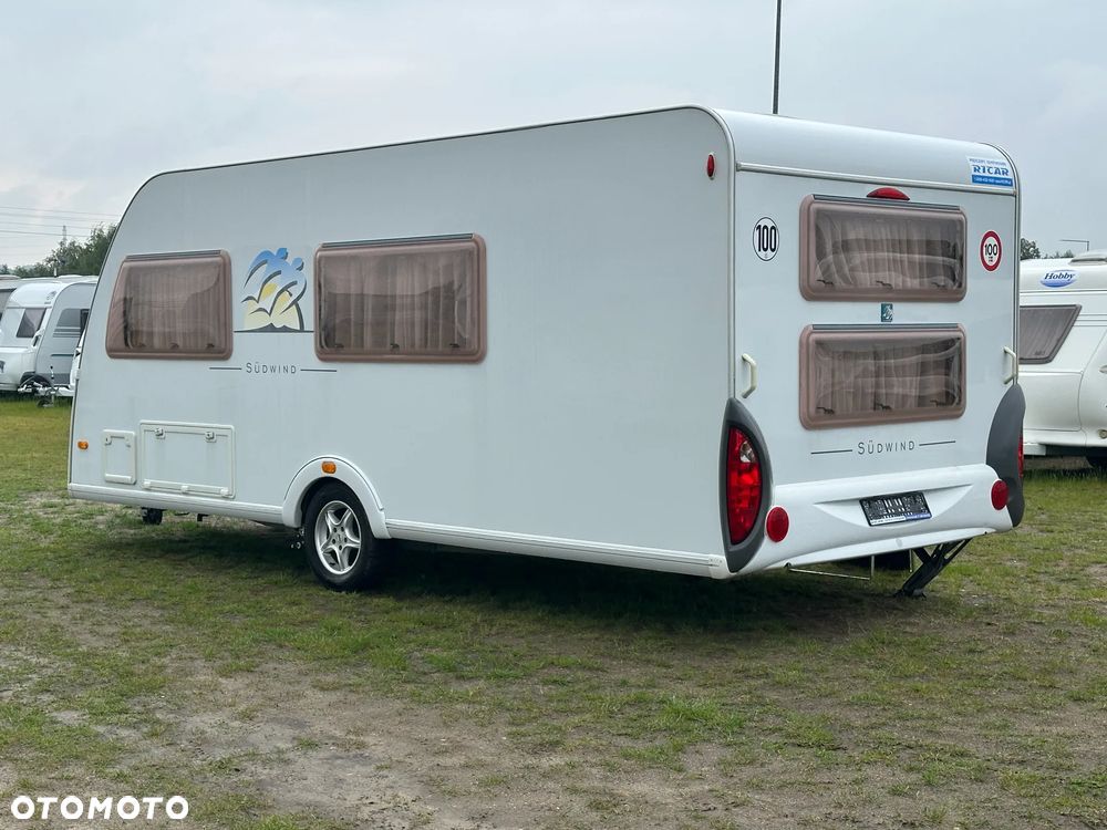 KNAUS 500 SUDWIND z przedsionkiem, napędem i łóżkami piętrowymi. - 3