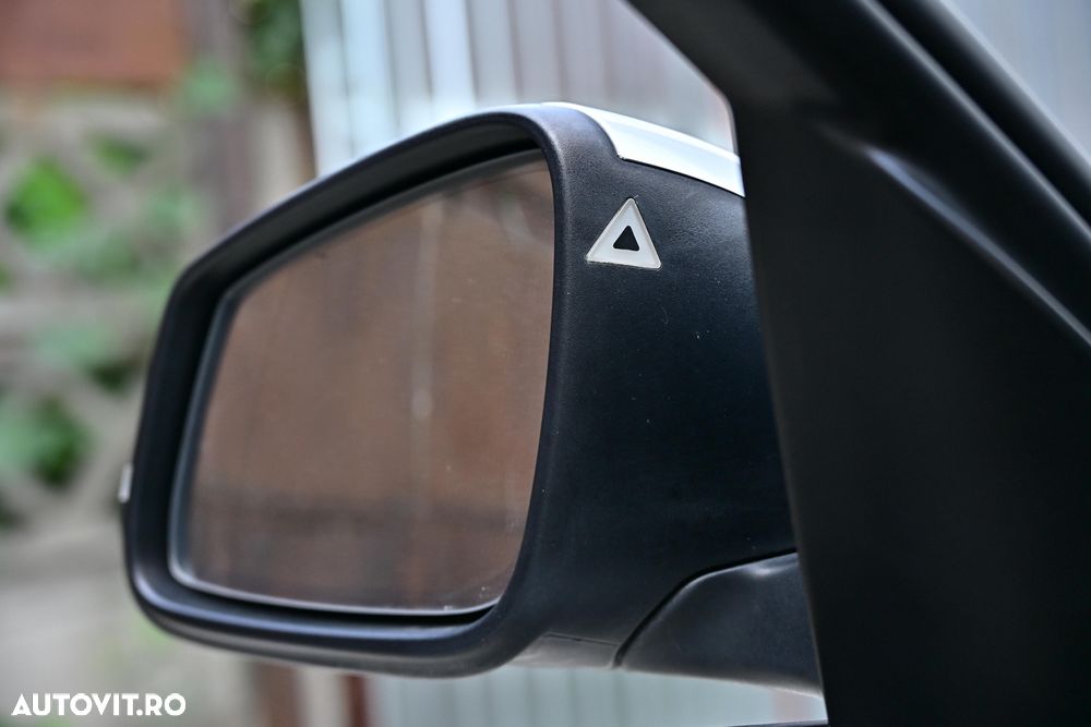 BMW Seria 3 318d Touring Aut. - 24