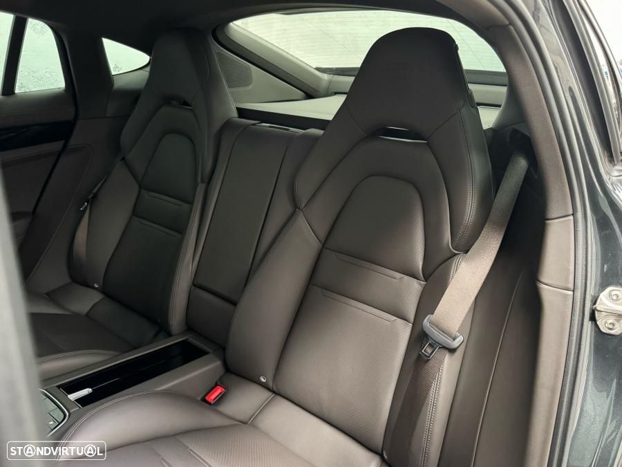 Porsche Panamera 4 E-Hybrid - 55