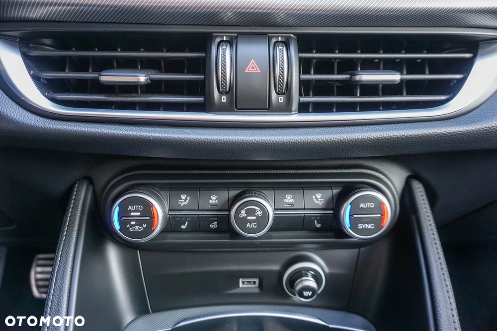 Alfa Romeo Stelvio 2.0 Turbo Competizione Q4 - 22