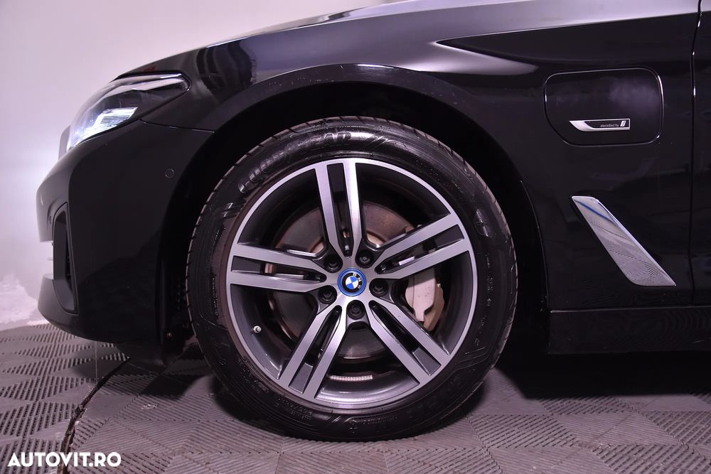 BMW Seria 5 530e xDrive AT PHEV - 13