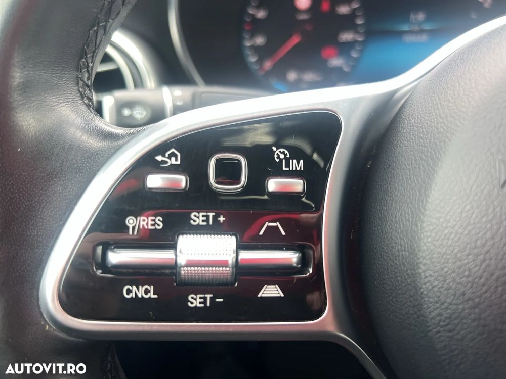 Mercedes-Benz GLC Coupe 300 4MATIC MHEV - 16