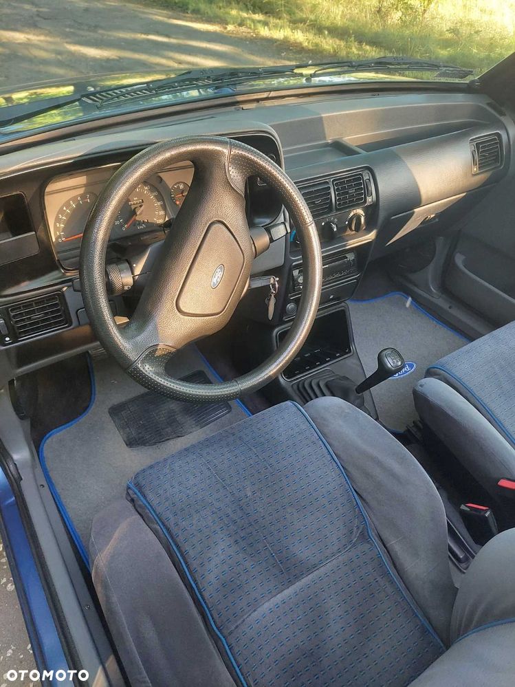 Ford Escort - 7