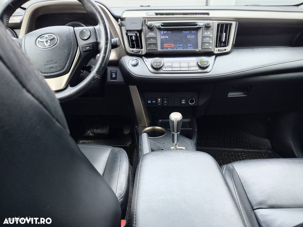 Toyota RAV4 2.2 D-4CAT 4WD Aut Executive - 5