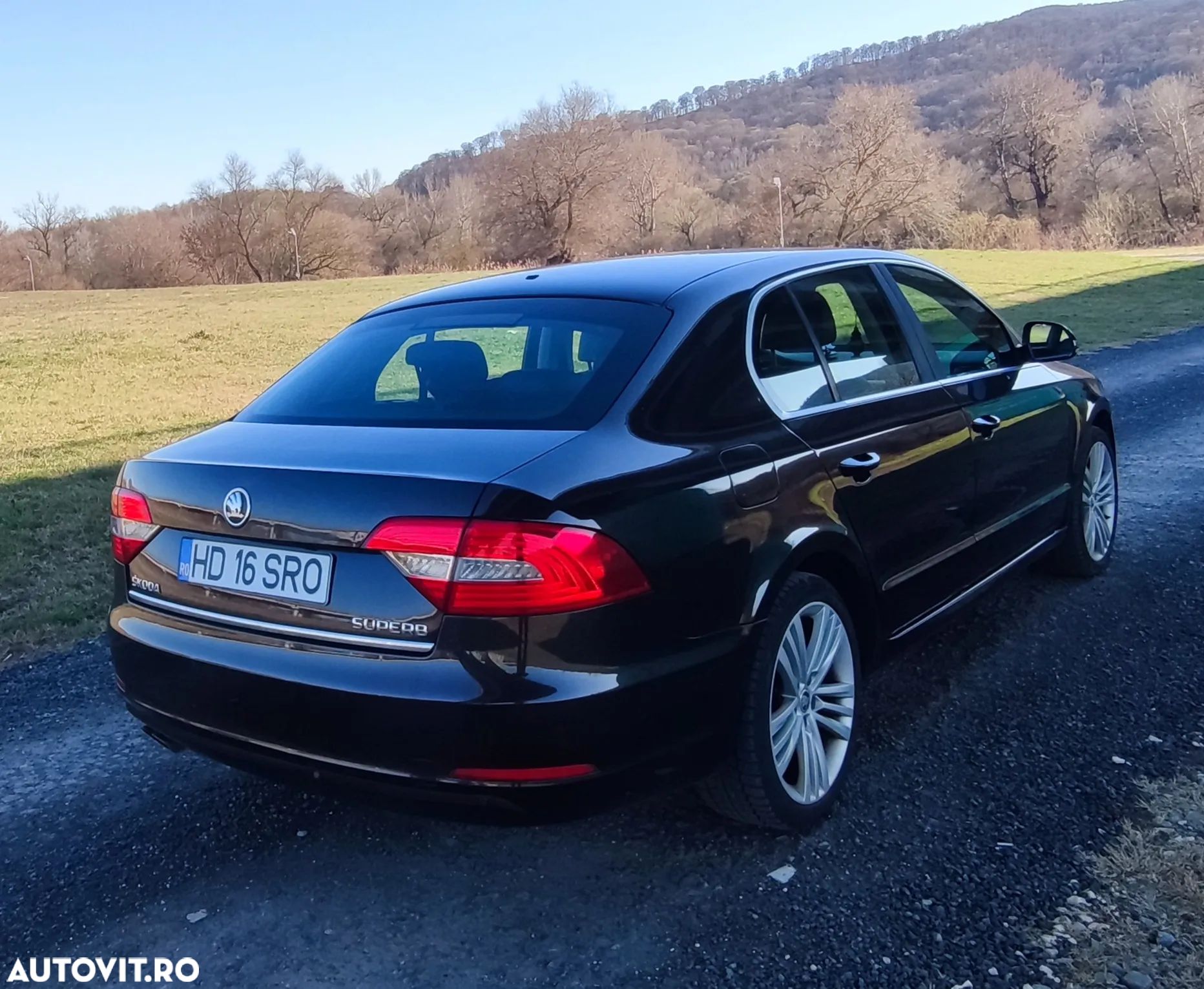 Skoda Superb Combi 2.0 TDI Active DSG - 1