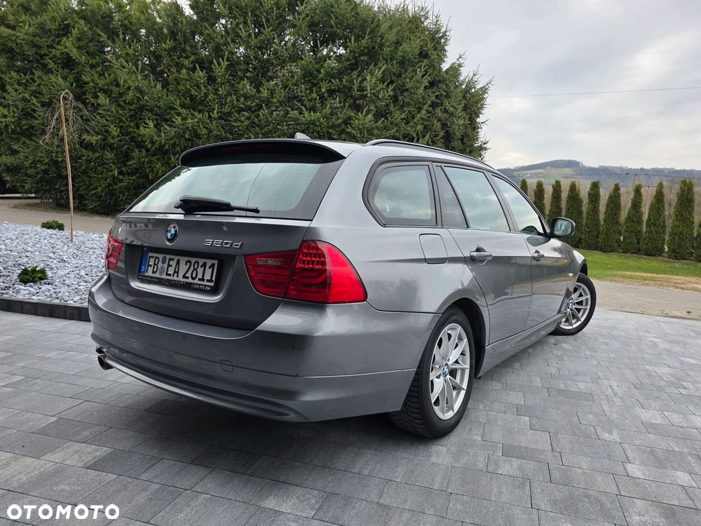 BMW Seria 3 320d xDrive - 9