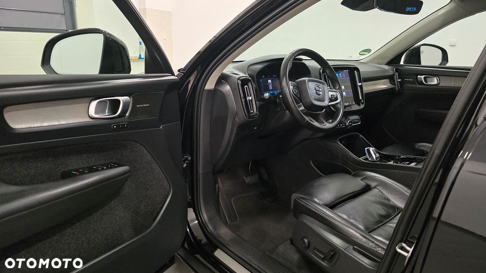 Volvo XC 40 B4 B DKG Plus Black Edition - 5