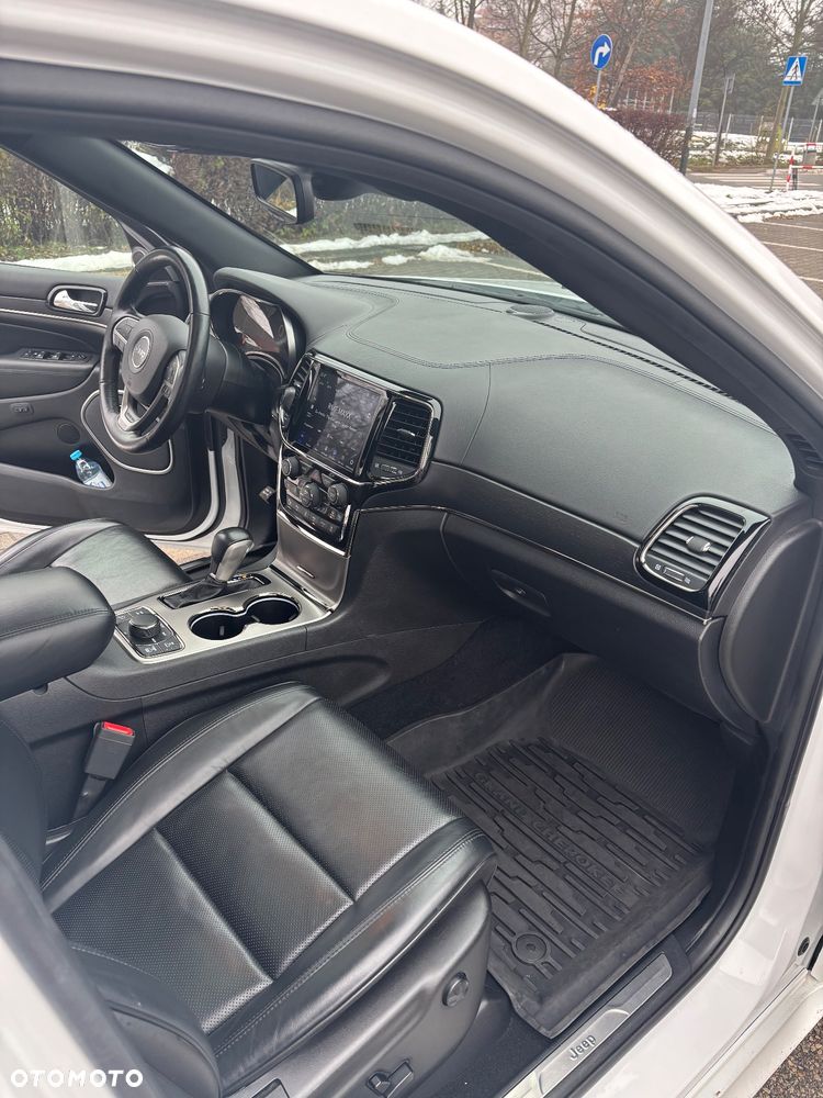 Jeep Grand Cherokee 5.7 V8 HEMI Overland Summit - 13