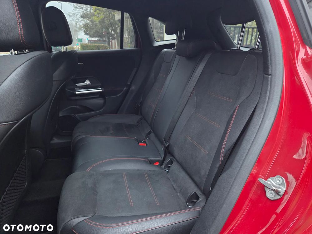 Mercedes-Benz GLA 250 AMG Line - 16