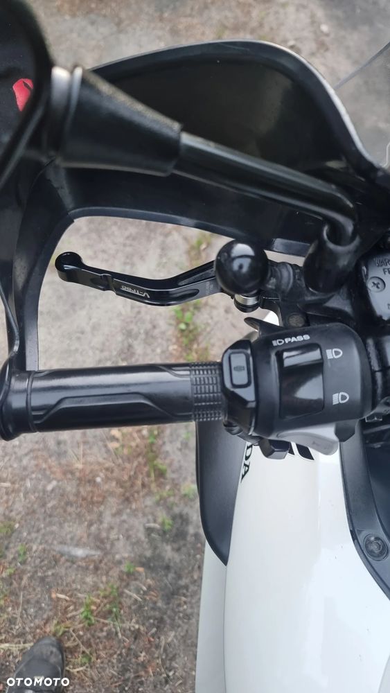 Honda VFR - 8