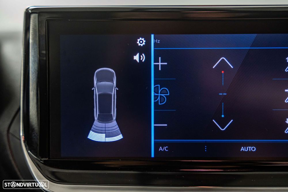 Peugeot 2008 1.2 Hybrid Style e-DCS6 - 31