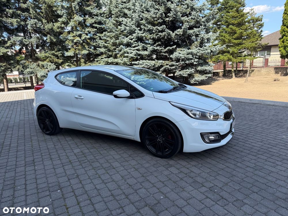 Kia Ceed 1.6 GDI Dream Team Edition - 9