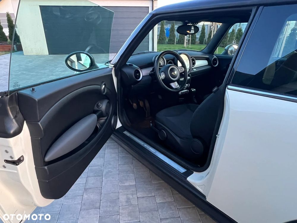 MINI Cooper Standard - 6