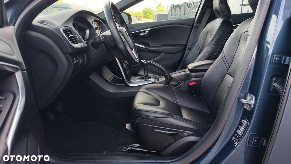 Volvo V40 D3 Momentum - 22