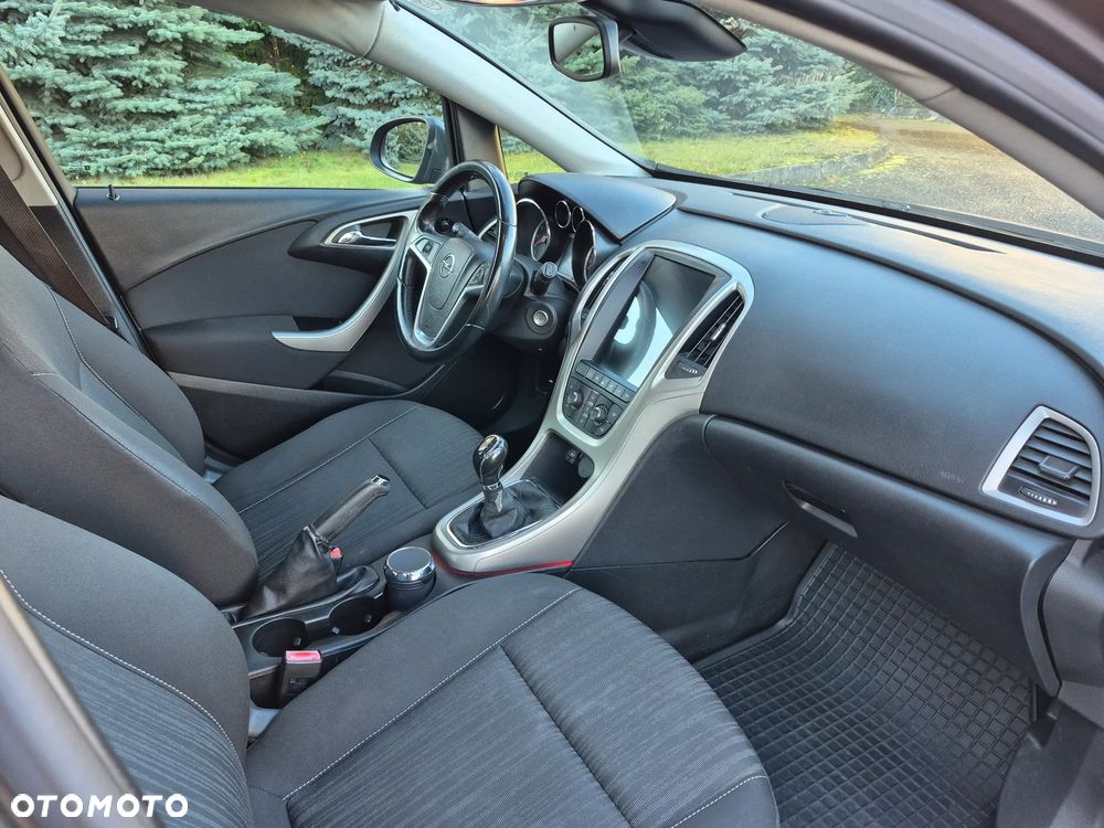 Opel Astra 1.4 Turbo Cosmo - 11