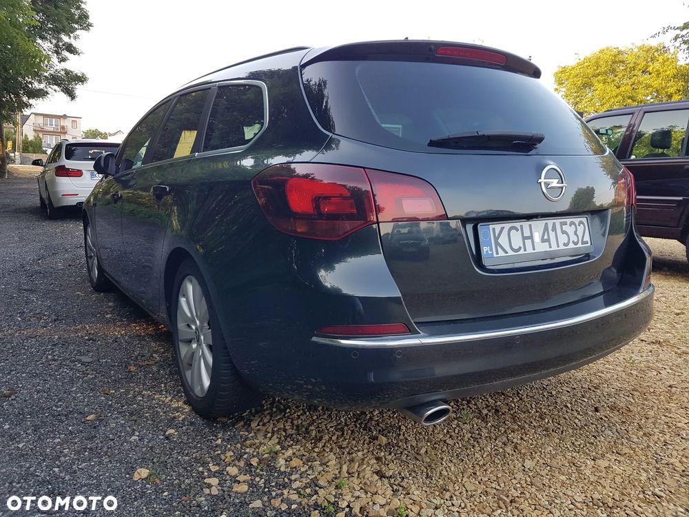 Opel Astra 2.0 CDTI DPF SportsTourer Exklusiv - 4