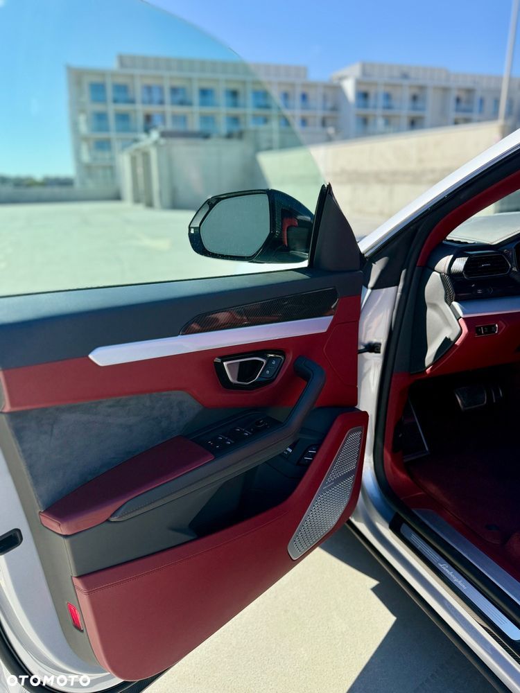 Lamborghini Urus Standard - 20