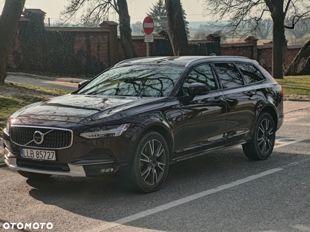 Volvo V90 Cross Country - 1