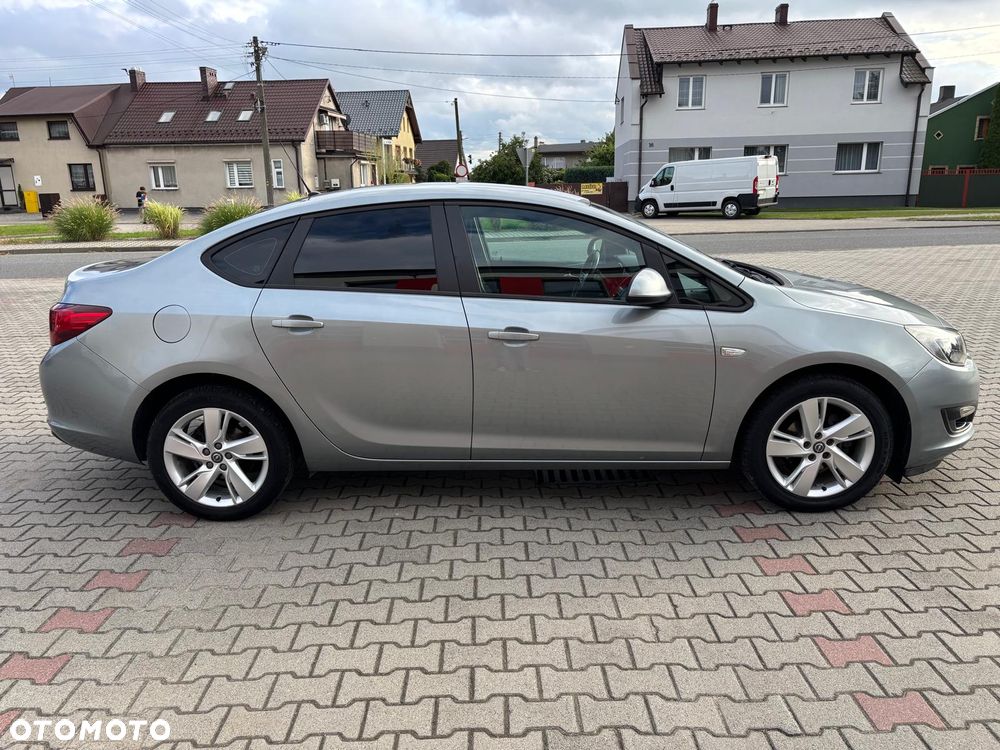Opel Astra 1.6 Exklusiv - 5